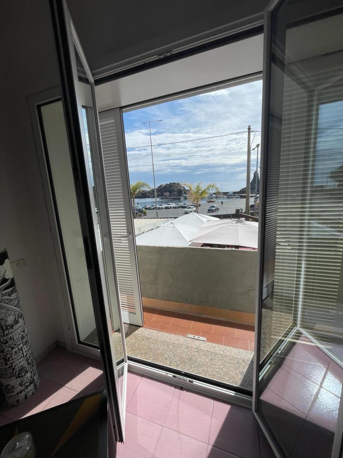 Terrazza Faraglioni Leilighet Aci Trezza Eksteriør bilde